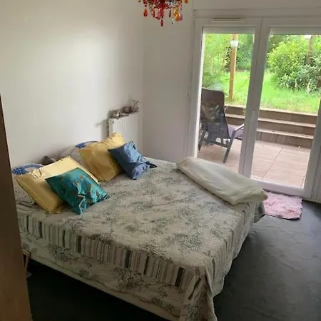 Superbe A 10 De Paris Avec Jardin Apartament *